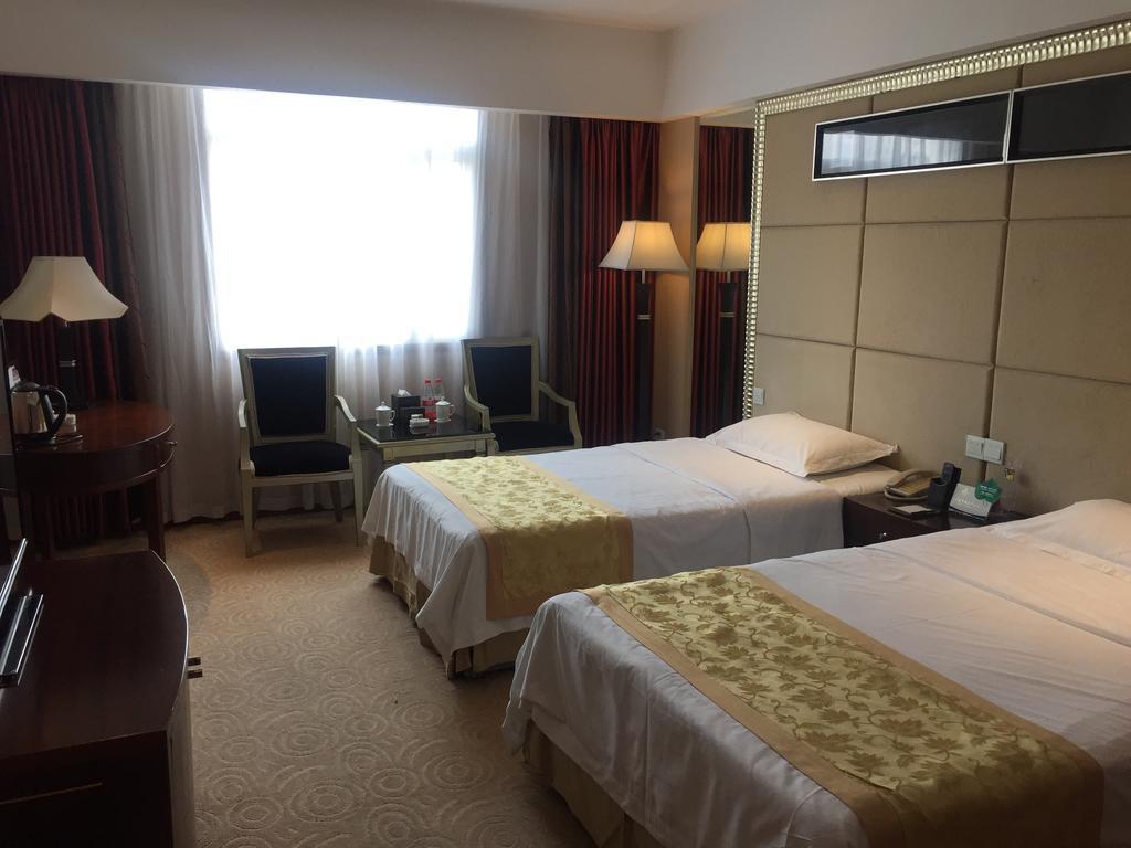 Yunheng Hotel Neijiang Exterior foto